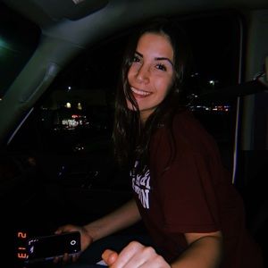 Meet your Posher, Alexis